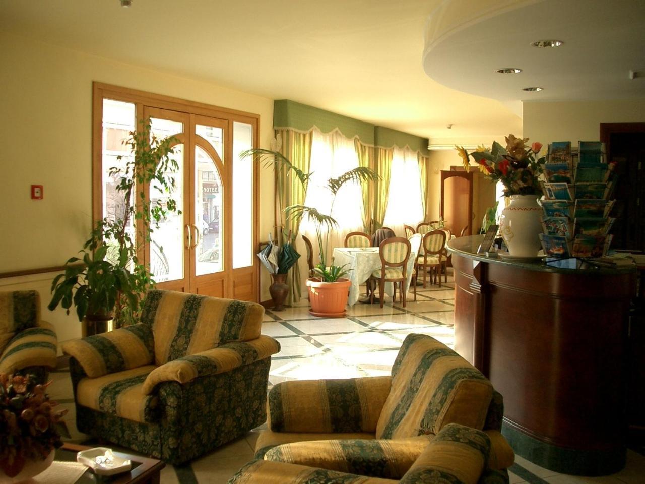Hotel Stella 2000 3*